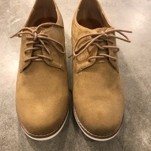 Soda brand lace up shoes
